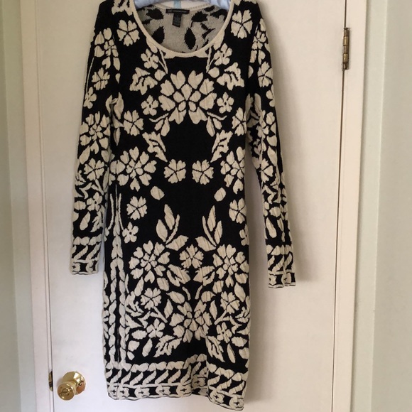 Nice gently used , no defects , non smoking house - Picture 2 of 4